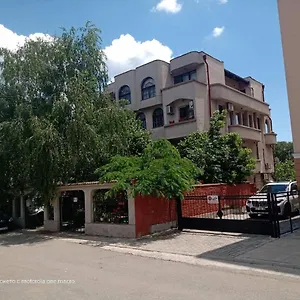 Pensjonat Dvete Brezi, Burgas